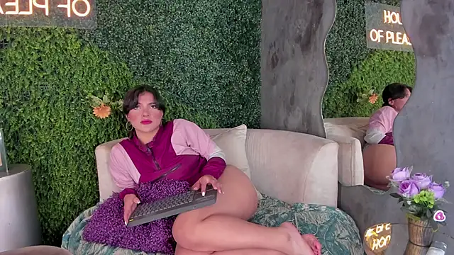 emmiily z online show from 02-17-25, 07:42