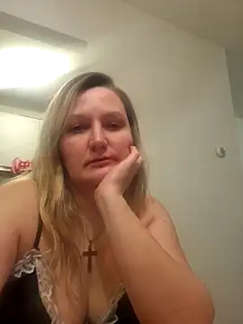 Snapshot of xwera chatting on 11-24-25, 09:47 xwera online show from 11-24-25, 09:47