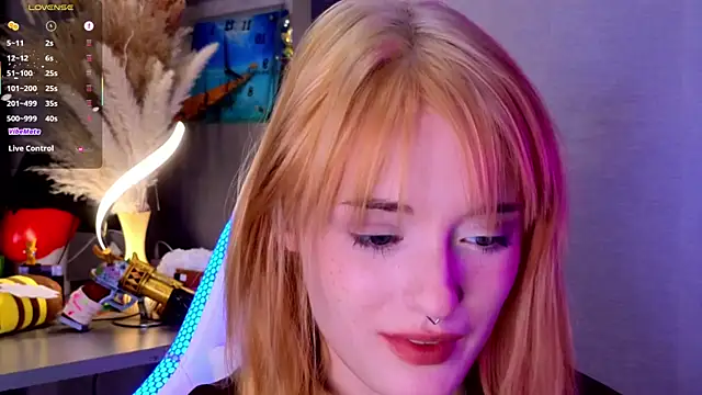 Snapshot of Hisoka_akerley chatting on 09-14-25, 04:28 Hisoka akerley online show from 09-14-25, 04:28