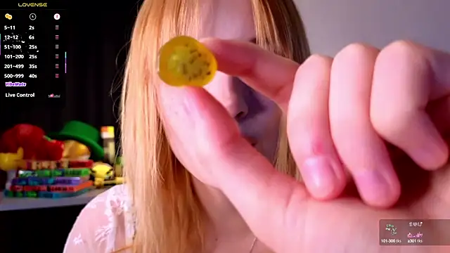 Snapshot of Hisoka_akerley chatting on 09-21-25, 06:42 Hisoka akerley online show from 09-21-25, 06:42