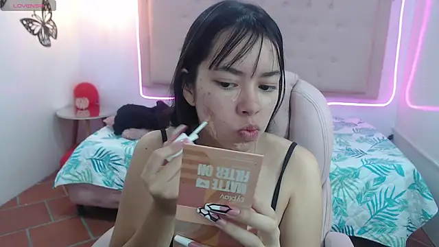 Snapshot of honnielane chatting on 02-20-25, 12:36 honnielane online show from 02-20-25, 12:36