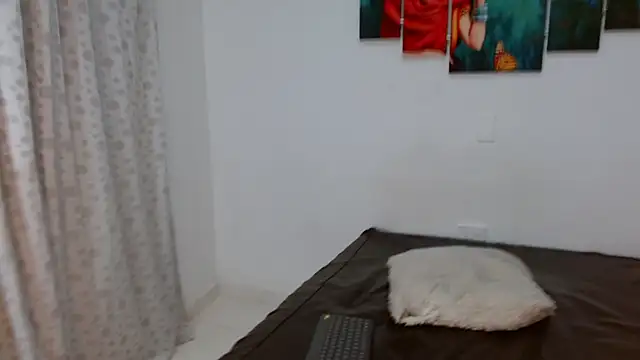 Selena fox7 online show from 02-25-25, 11:22