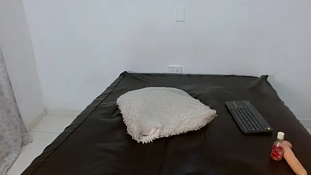 Selena fox7 online show from 02-26-25, 02:26