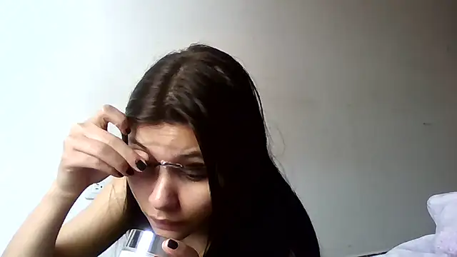 Snapshot of CHLOE_ISABELL chatting on 04-13-26, 04:56 CHLOE ISABELL online show from 04-13-26, 04:56