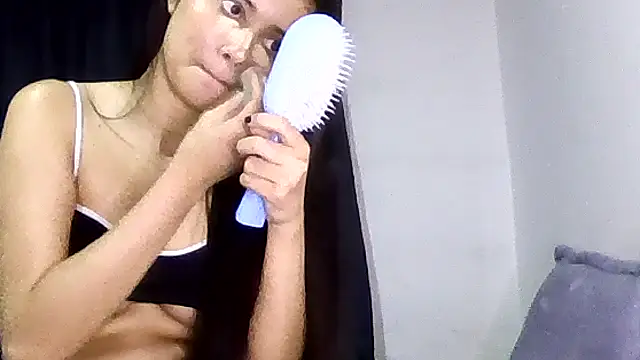 Snapshot of CHLOE_ISABELL chatting on 04-23-26, 11:29 CHLOE ISABELL online show from 04-23-26, 11:29