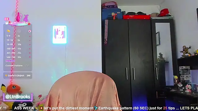 Annaa Brooks online show from 10-12-25, 12:04