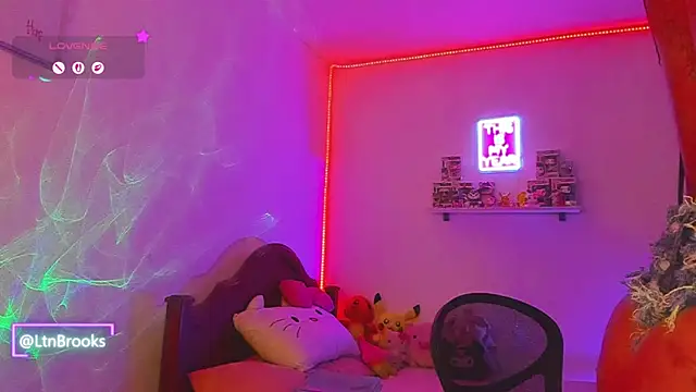 Snapshot of Annaa_Brooks chatting on 12-18-25, 09:10 Annaa Brooks online show from 12-18-25, 09:10