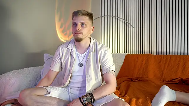 Snapshot of Saint_Vicious chatting on 09-17-25, 08:10 Saint Vicious online show from 09-17-25, 08:10