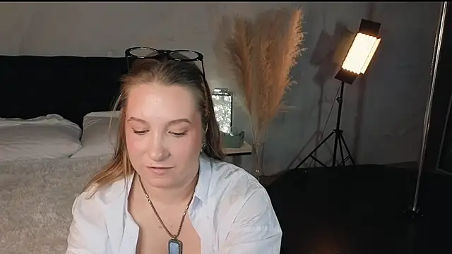 Snapshot of Saint_Vicious chatting on 10-09-25, 08:29 Saint Vicious online show from 10-09-25, 08:29