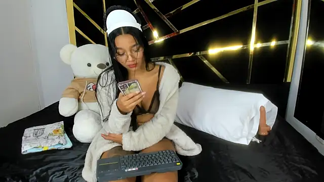 Snapshot of Lynda_Bonnie chatting on 03-09-25, 10:19 Lynda Bonnie online show from 03-09-25, 10:19