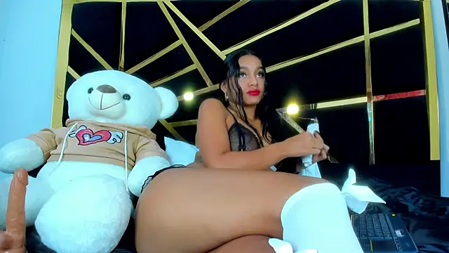 Snapshot of Lynda_Bonnie chatting on 03-09-25, 05:06 Lynda Bonnie online show from 03-09-25, 05:06