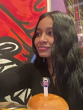 Snapshot of Lynda_Bonnie chatting on 03-23-25, 02:04 Lynda Bonnie online show from 03-23-25, 02:04