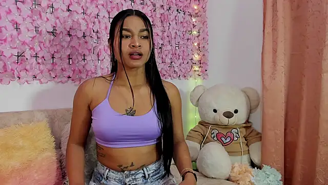 Snapshot of Lynda_Bonnie chatting on 10-18-25, 11:44 Lynda Bonnie online show from 10-18-25, 11:44