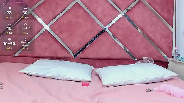 Snapshot of _JuliSweet_ chatting on 03-12-25, 12:26 JuliSweet online show from 03-12-25, 12:26