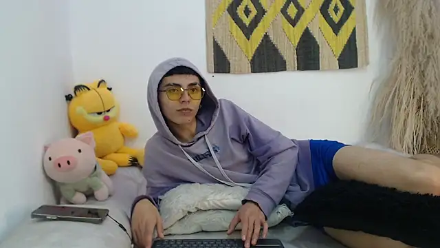 MaikyCooper online show from 03-04-25, 07:08