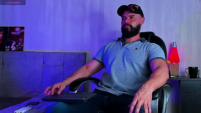 Luke Diaz7 online show from 03-18-26, 02:47