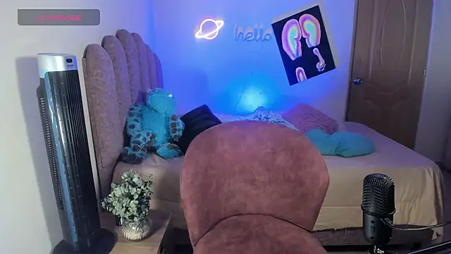 Maryybellax online show from 03-19-25, 10:42