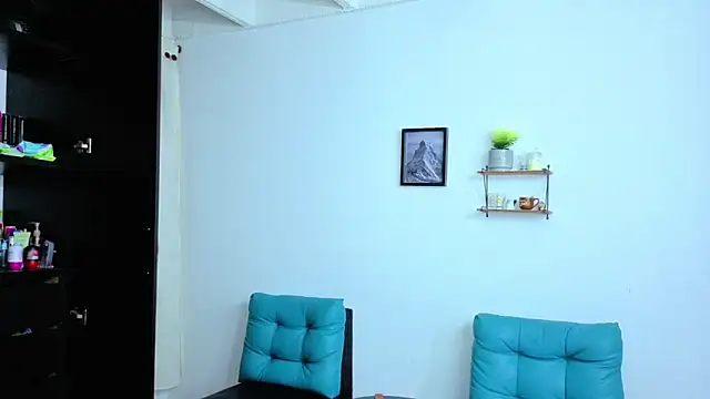 Snapshot of atenea_02_love chatting on 11-19-25, 10:54 atenea 02 love online show from 11-19-25, 10:54