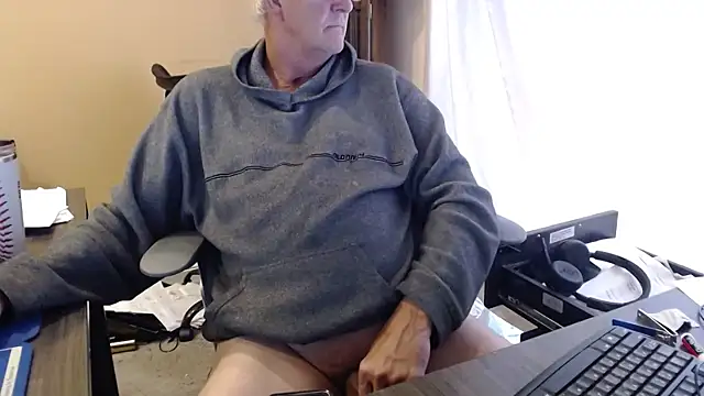 olderandwiser2 online show from 09-09-25, 06:18