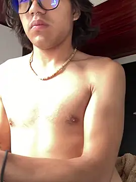 Snapshot of shadowsofgarden chatting on 02-16-25, 04:42 shadowsofgarden online show from 02-16-25, 04:42