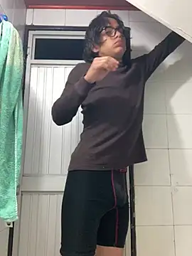 Snapshot of shadowsofgarden chatting on 02-17-25, 03:47 shadowsofgarden online show from 02-17-25, 03:47