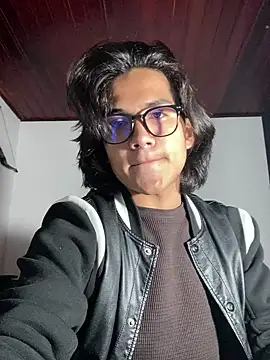 Snapshot of shadowsofgarden chatting on 02-27-25, 03:58 shadowsofgarden online show from 02-27-25, 03:58