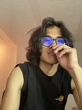 Snapshot of shadowsofgarden chatting on 03-12-25, 01:14 shadowsofgarden online show from 03-12-25, 01:14