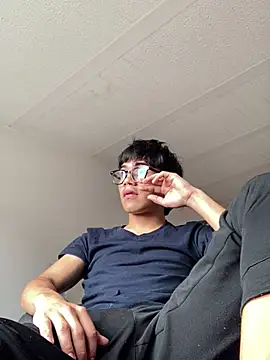 Snapshot of shadowsofgarden chatting on 03-15-25, 06:32 shadowsofgarden online show from 03-15-25, 06:32