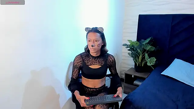 Snapshot of Georgina_Palacios_ chatting on 10-29-25, 03:42 Georgina Palacios online show from 10-29-25, 03:42