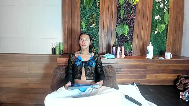 Snapshot of Georgina_Palacios_ chatting on 12-14-25, 03:34 Georgina Palacios online show from 12-14-25, 03:34