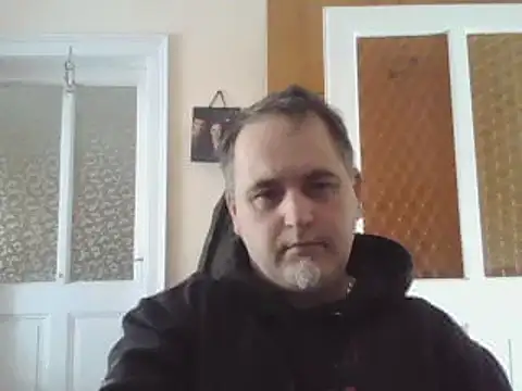 Snapshot of Szolga10 chatting on 02-09-25, 10:53 Szolga10 online show from 02-09-25, 10:53