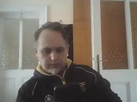 Snapshot of Szolga10 chatting on 02-13-25, 11:50 Szolga10 online show from 02-13-25, 11:50