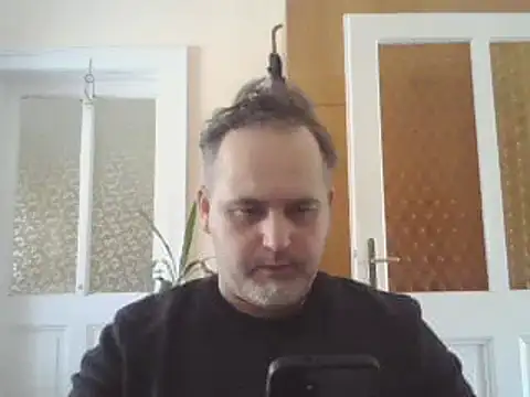 Snapshot of Szolga10 chatting on 03-21-25, 01:56 Szolga10 online show from 03-21-25, 01:56