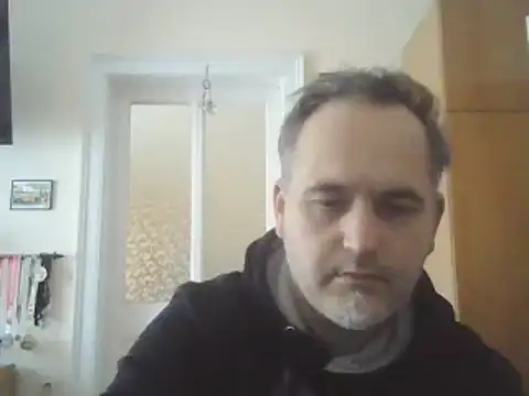 Snapshot of Szolga10 chatting on 11-15-25, 10:56 Szolga10 online show from 11-15-25, 10:56