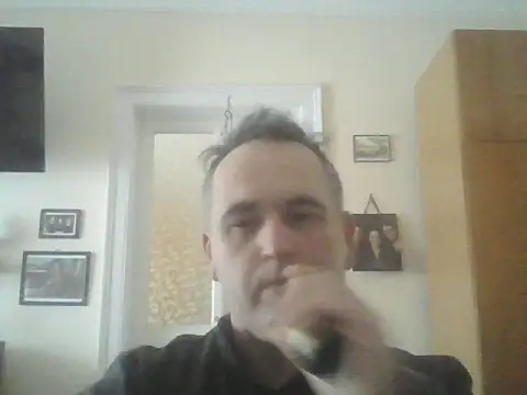 Snapshot of Szolga10 chatting on 03-10-26, 03:17 Szolga10 online show from 03-10-26, 03:17