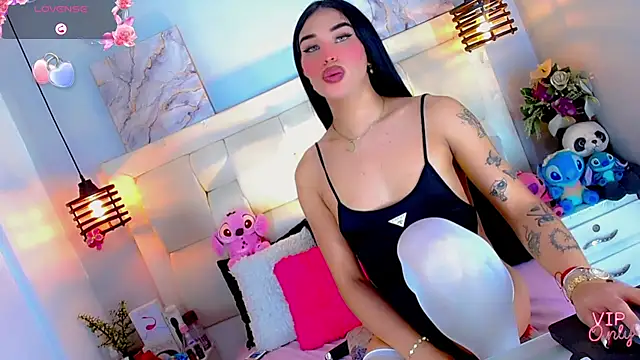 BelovedChain01 online show from 04-25-26, 10:40