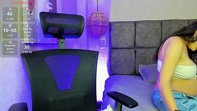 elizabeth 20 online show from 10-13-25, 07:47