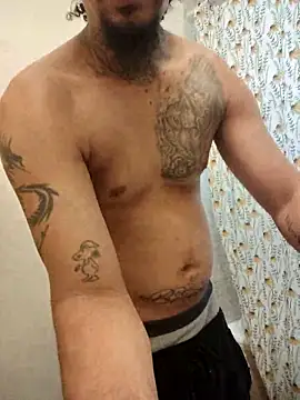 Rican8inches online show from 10-27-25, 04:33