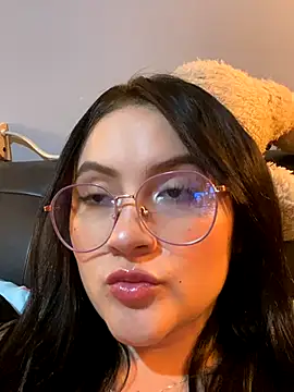 ValentinaOrtiz3 online show from 09-24-25, 01:09