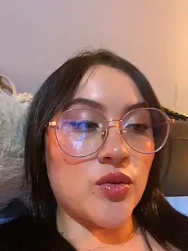 ValentinaOrtiz3 online show from 10-06-25, 10:40