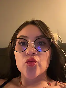 ValentinaOrtiz3 online show from 07-15-26, 12:38