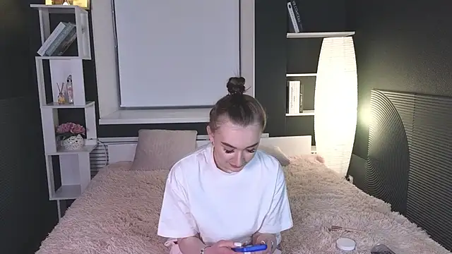 Snapshot of FeliceAldridge chatting on 02-13-25, 11:04 FeliceAldridge online show from 02-13-25, 11:04