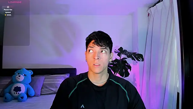 Snapshot of _JacobMiller__ chatting on 09-22-25, 02:08 JacobMiller online show from 09-22-25, 02:08