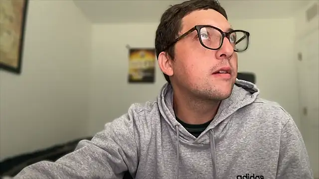 Snapshot of Milflover96 chatting on 10-31-25, 03:24 Milflover96 online show from 10-31-25, 03:24