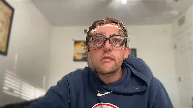 Snapshot of Milflover96 chatting on 11-12-25, 09:25 Milflover96 online show from 11-12-25, 09:25