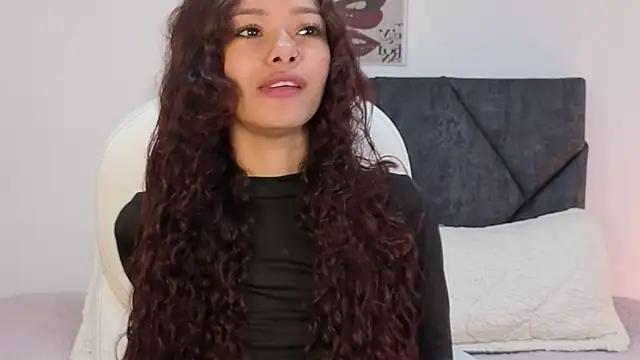 Snapshot of sara_sharma_ chatting on 10-14-25, 12:28 sara sharma online show from 10-14-25, 12:28