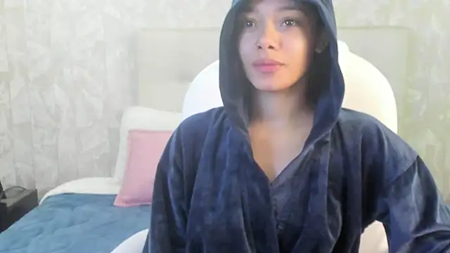 Snapshot of sara_sharma_ chatting on 10-22-25, 04:40 sara sharma online show from 10-22-25, 04:40