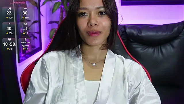 Snapshot of sara_sharma_ chatting on 11-12-25, 02:17 sara sharma online show from 11-12-25, 02:17