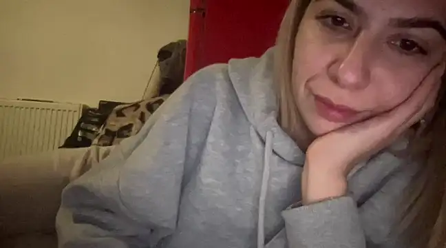 Snapshot of sarrah_rossy chatting on 02-11-25, 01:10 sarrah rossy online show from 02-11-25, 01:10