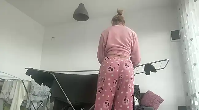 Snapshot of sarrah_rossy chatting on 02-12-25, 01:37 sarrah rossy online show from 02-12-25, 01:37